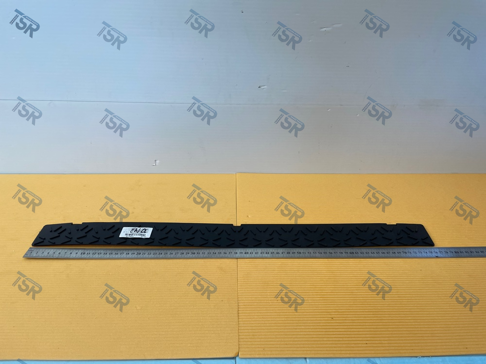 Подножка бампера верхняя