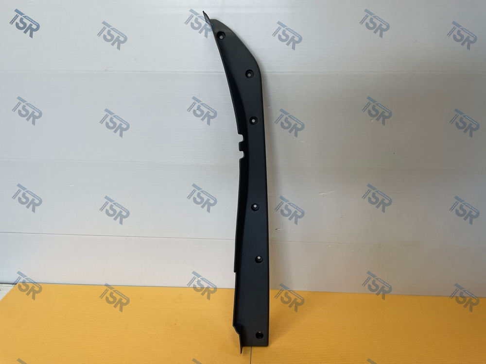 Торцевая планка бампера правая