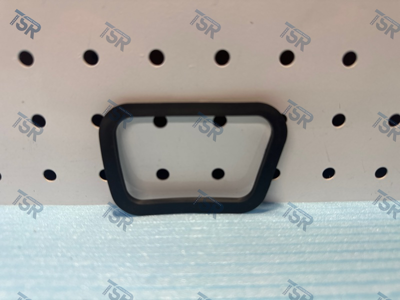 Прижимное кольцо слева