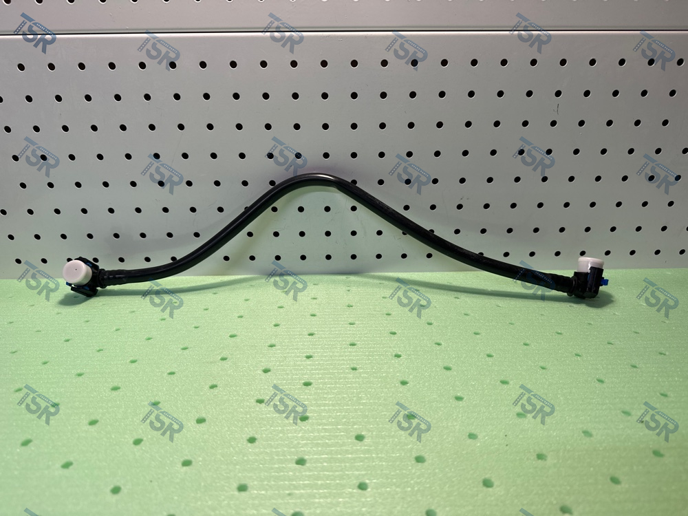 Трубопровод системы охлаждения компрессора