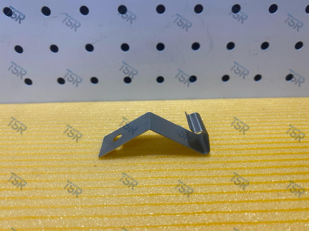 Скоба крепления переднего бампера