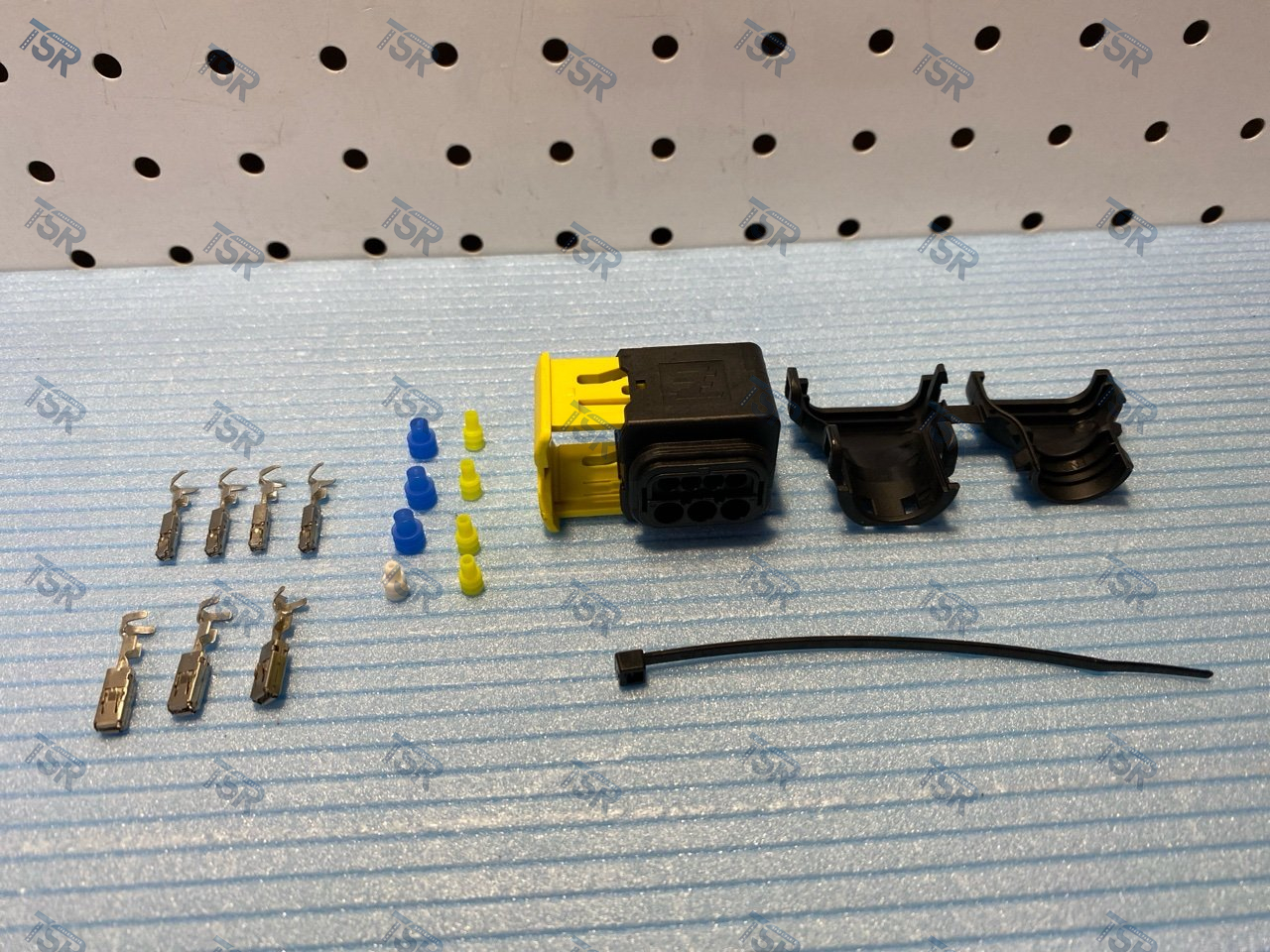 Разъем заднего фонаря АМР 7-контактов