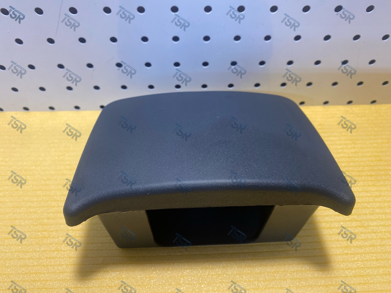 Крышка фонаря подсветки номера