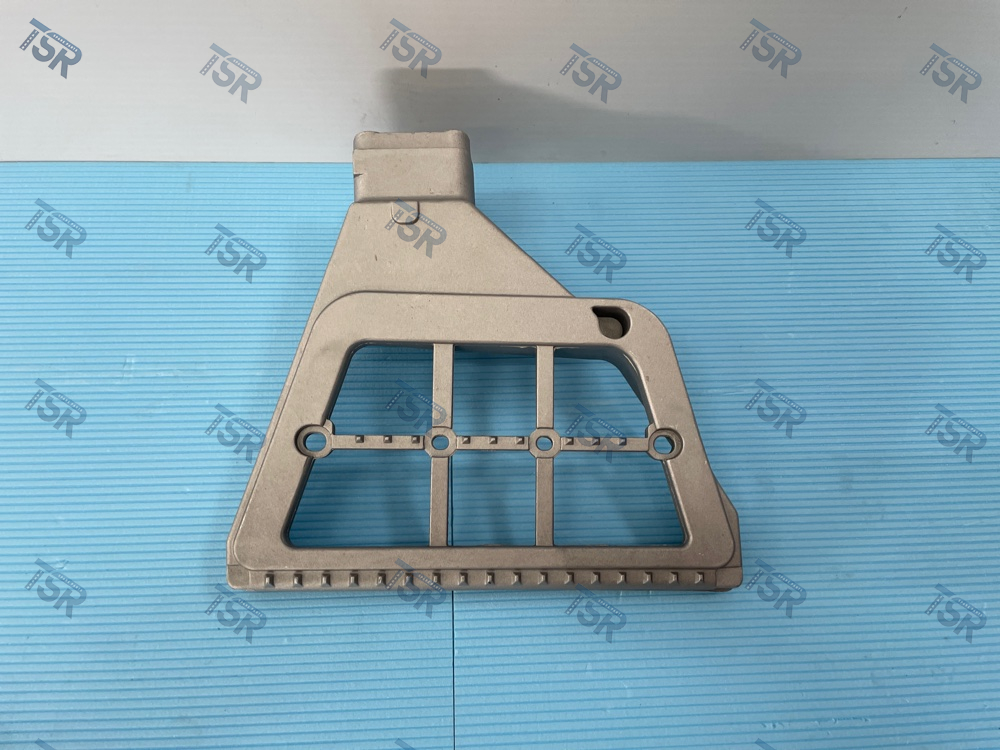 Кронштейн крепления подножки левый