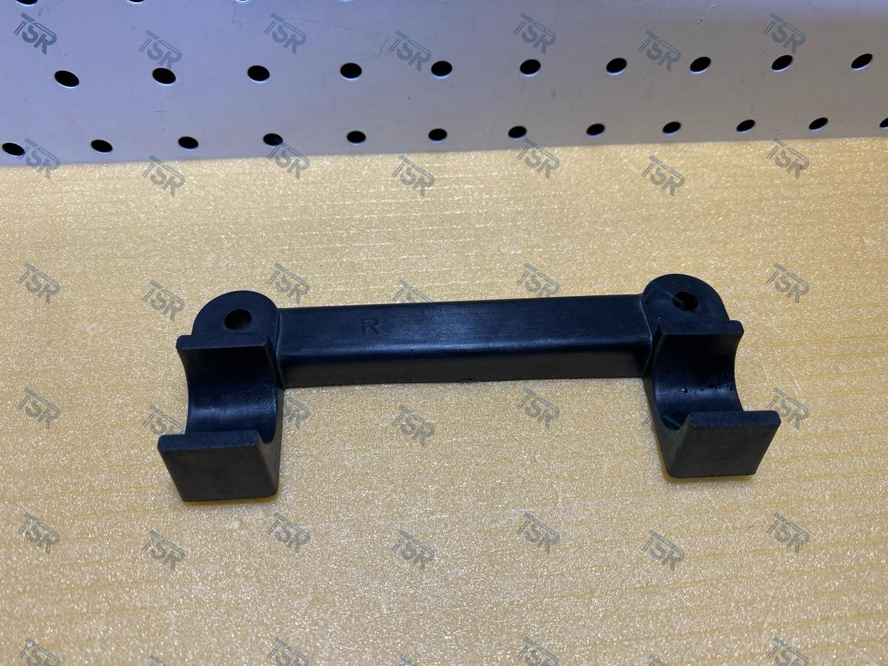 Кронштейн крепления противотуманки