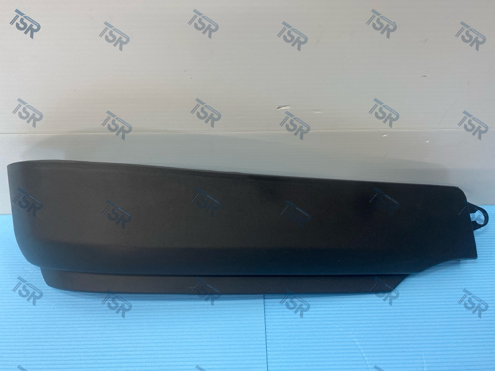 Накладка бампера правая