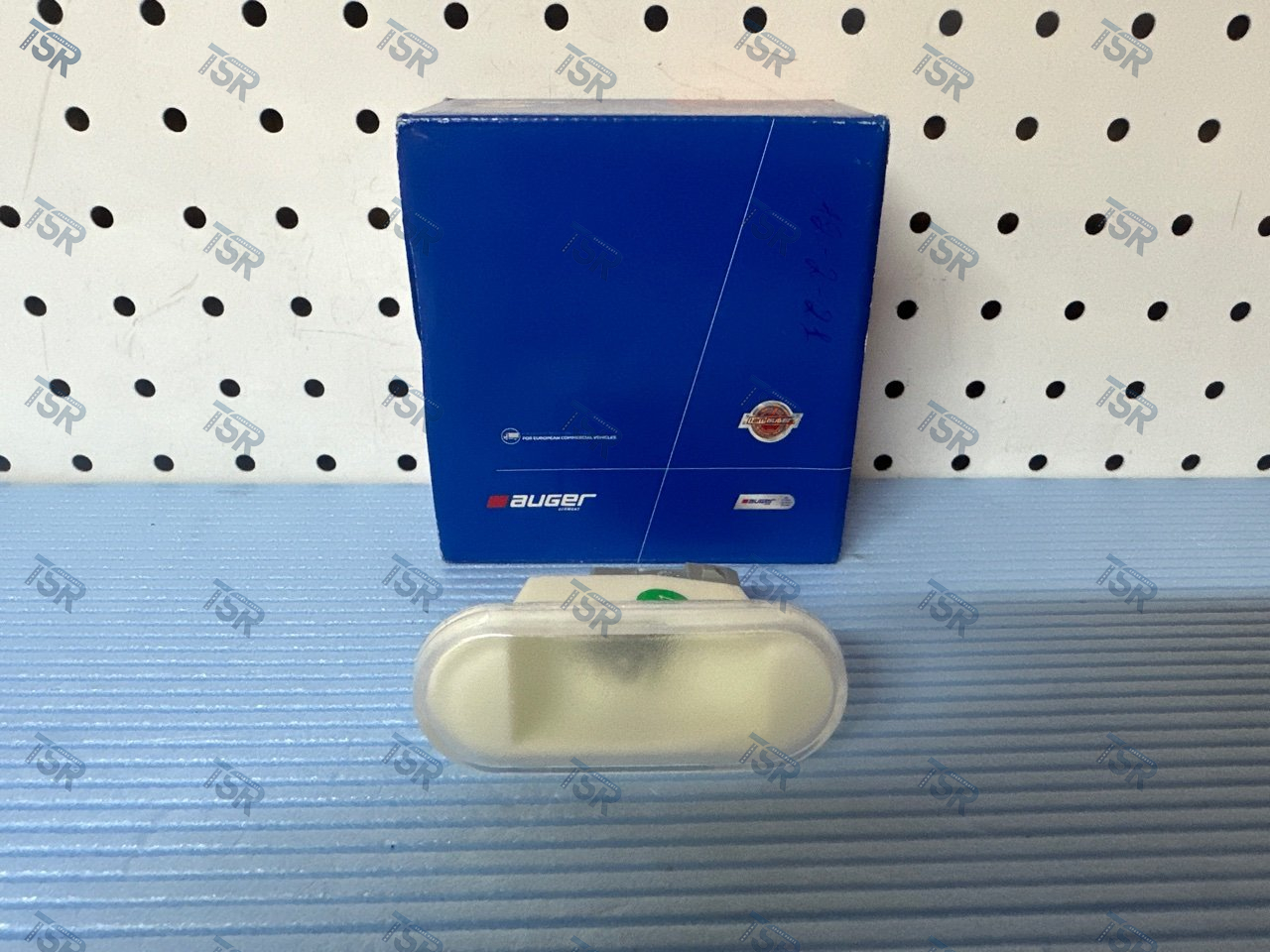 Фонарь освещения проема двери