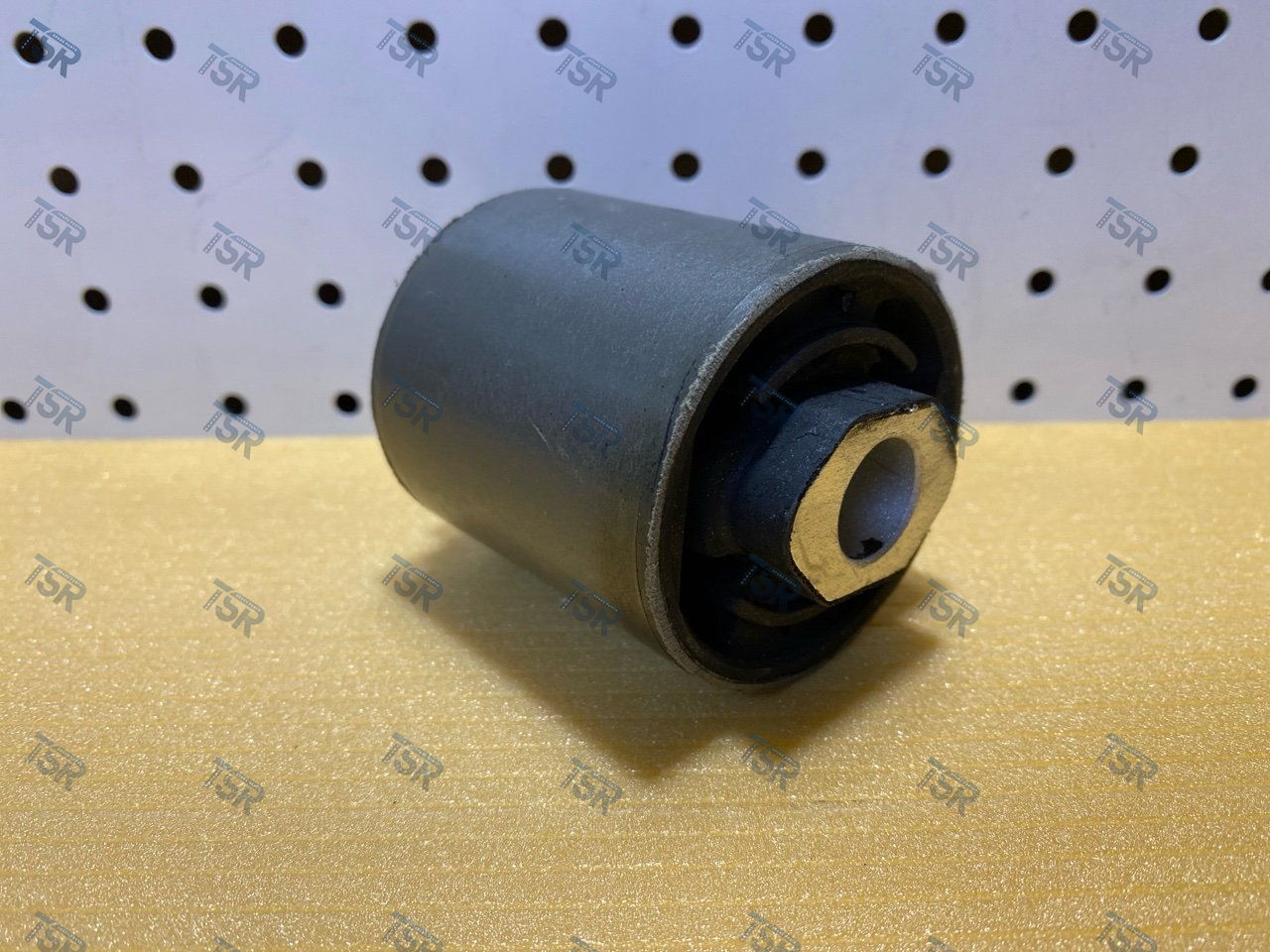 Сайлентблок кабины передний
