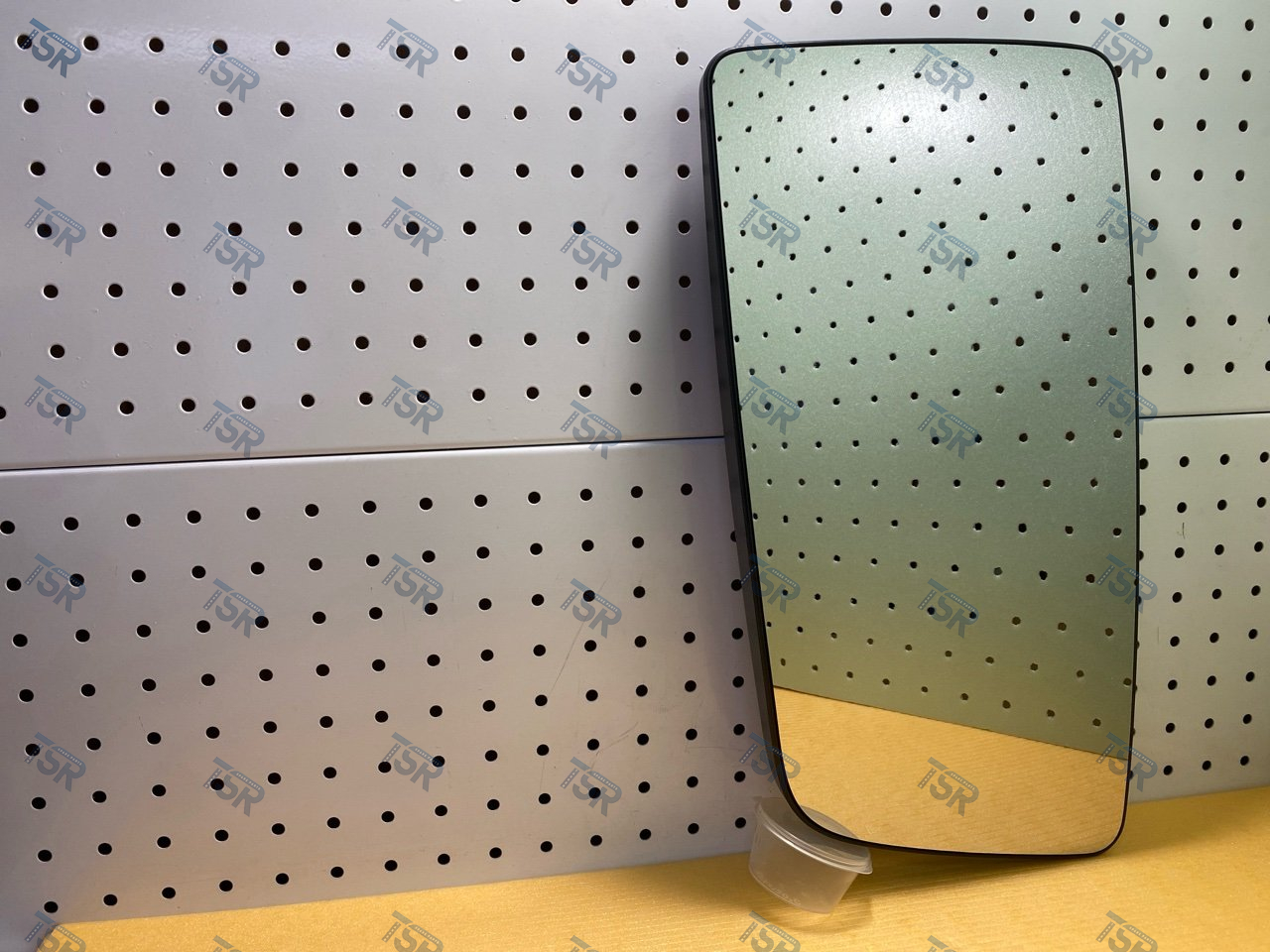 Стекло зеркала левого с подогревом