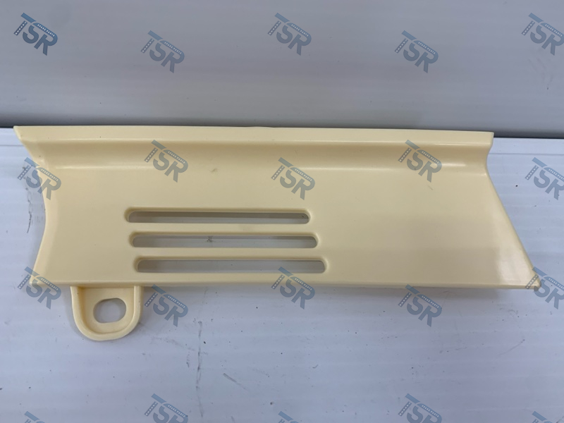 Крышка решетки радиатора правая