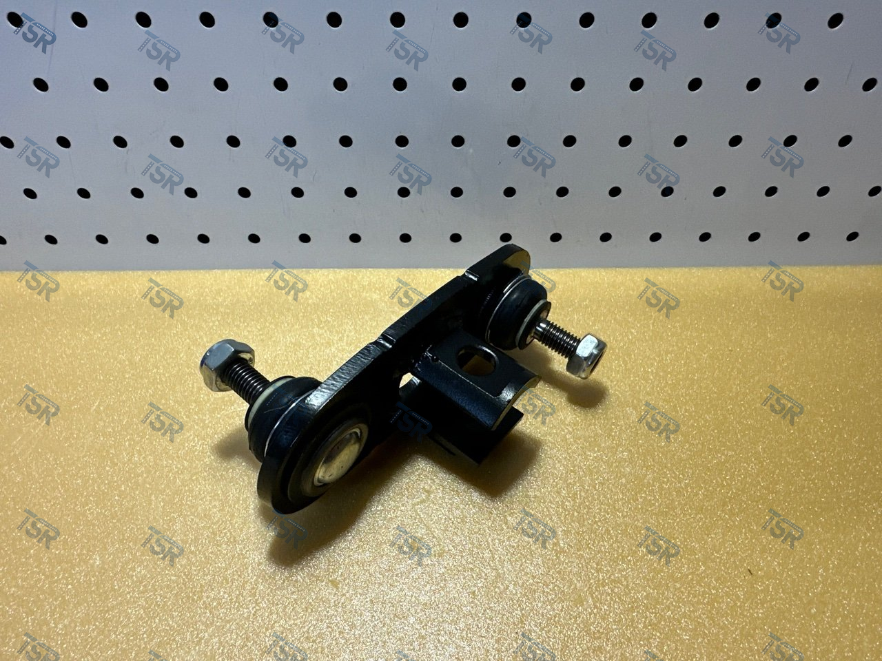 Кронштейн тяги КПП