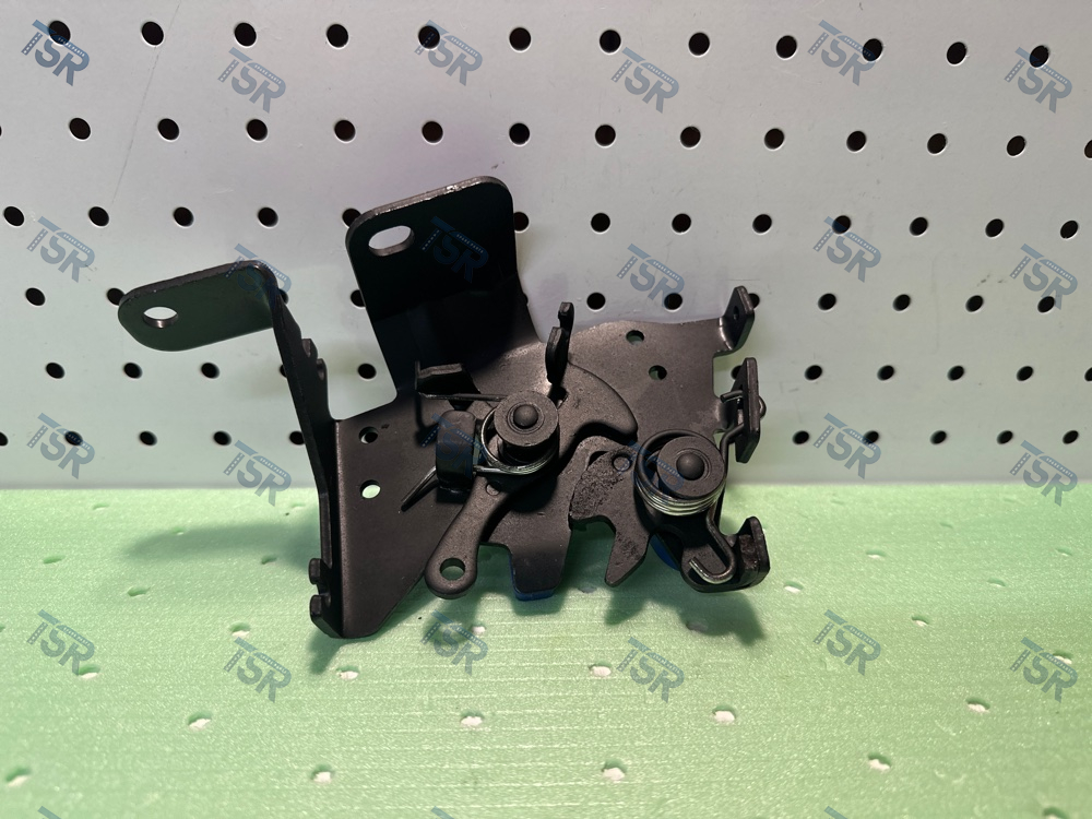 Замок передней панели