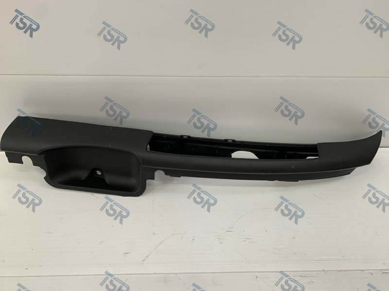 Накладка (панель) кабины под лобовым стеклом, левая Scania R