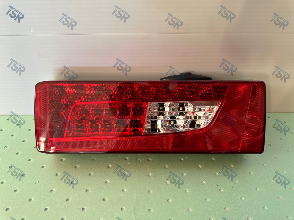 Фонарь задний LED правый