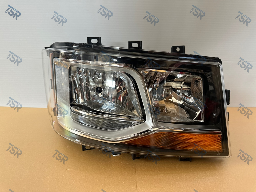 Фара головного света правая