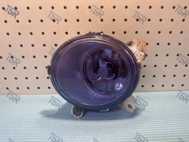 Фара противотуманная левая