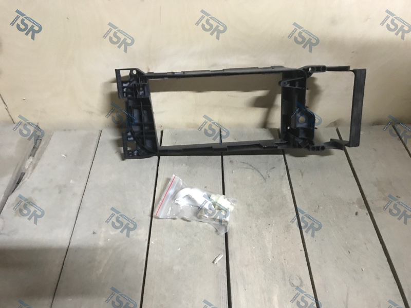 Рамка фары левая