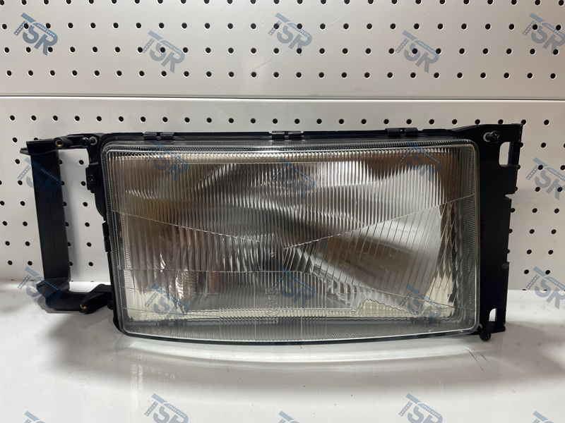 Фара головного света правая