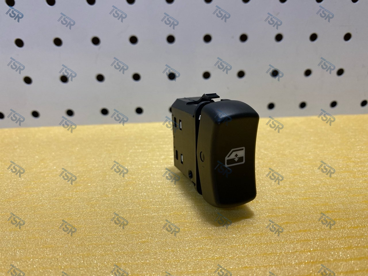 Клавиша стеклоподъемника