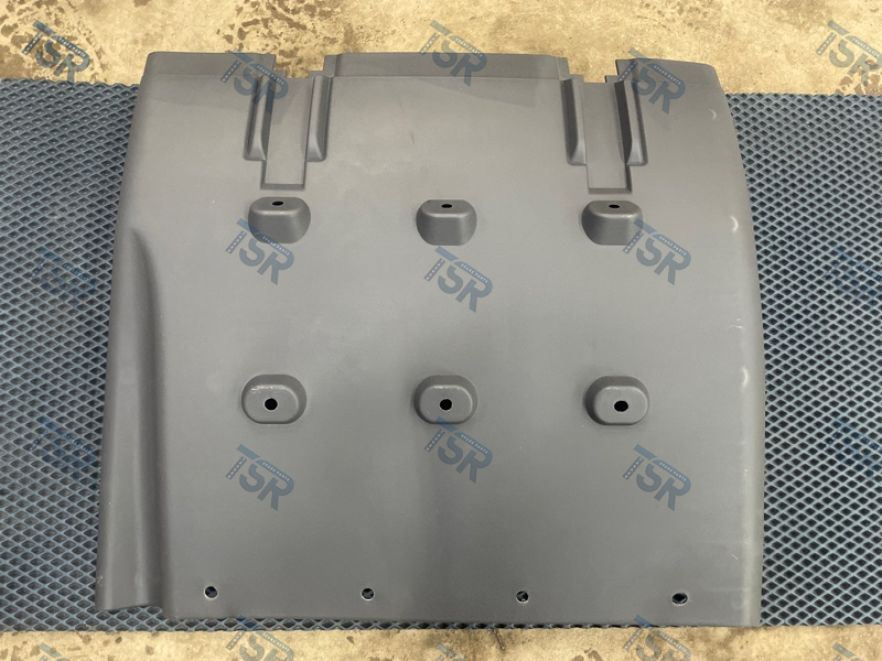 Передняя часть заднего крыла