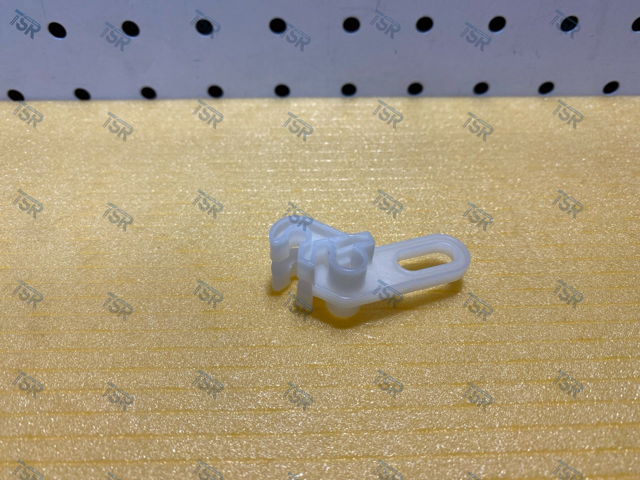 Тяга замка двери