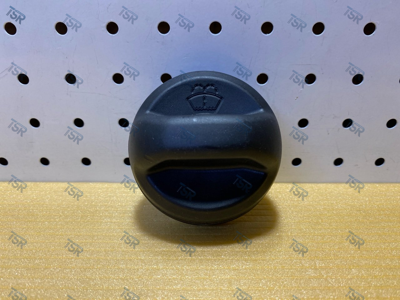 Крышка бачка омывателя стекла