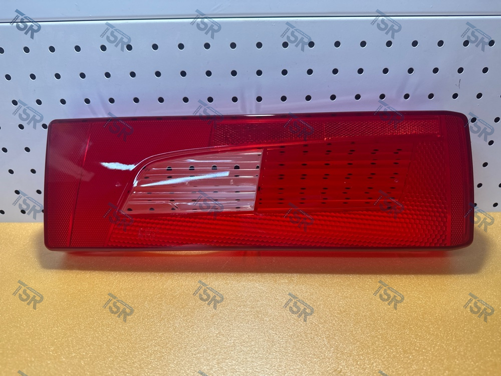 Стекло заднего фонаря правое