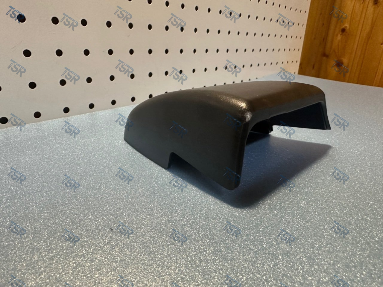 Крышка кронштейна зеркала левая