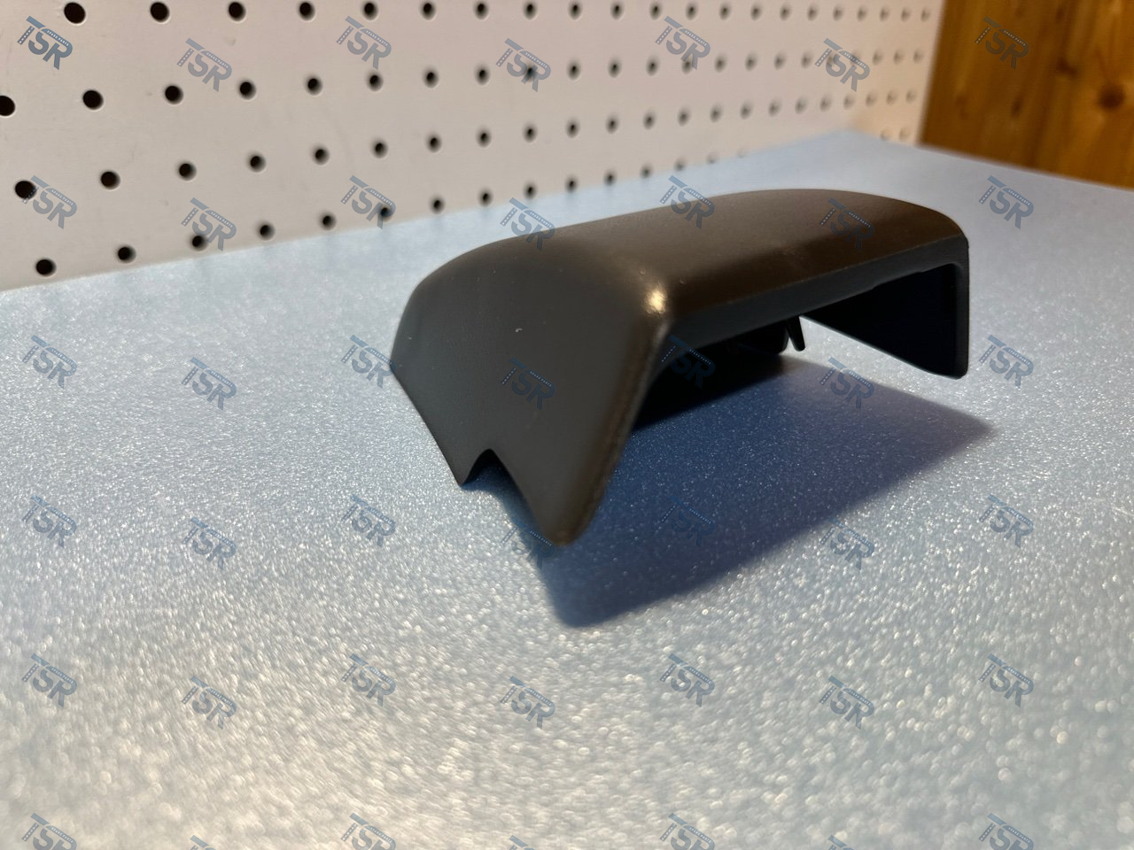 Крышка кронштейна зеркала правая