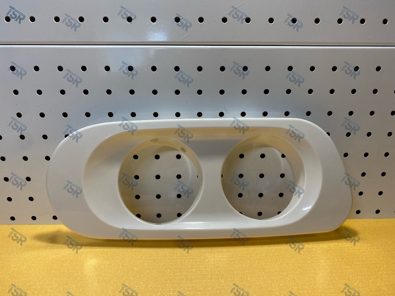 Рамка фары противотуманной правая