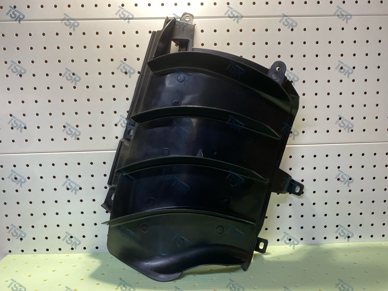 Дефлектор правый угловой