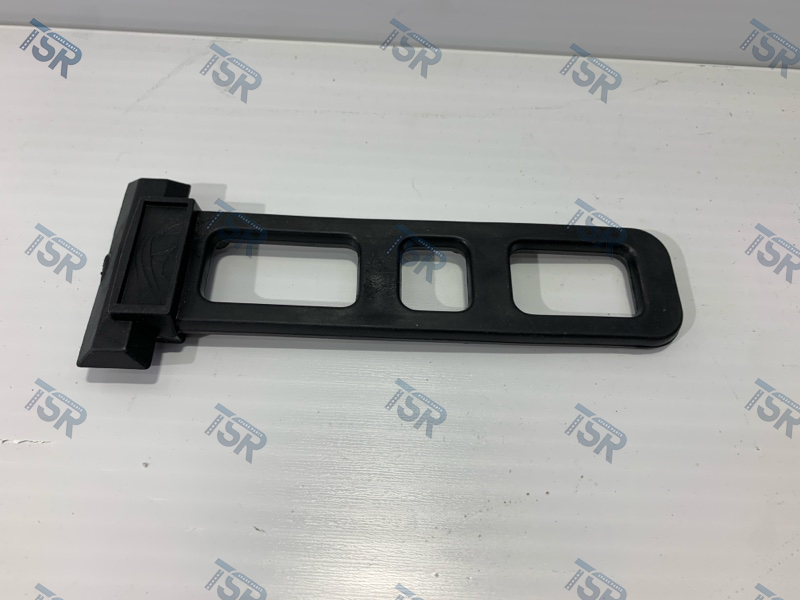 Ремень крепления заднего крыла резиновый