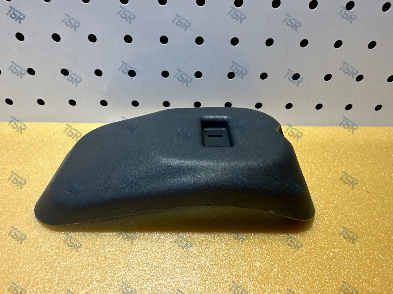 Декоративная крышка ленты бака