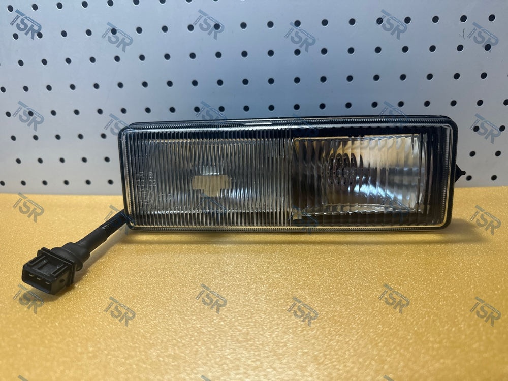 Фара противотуманная правая