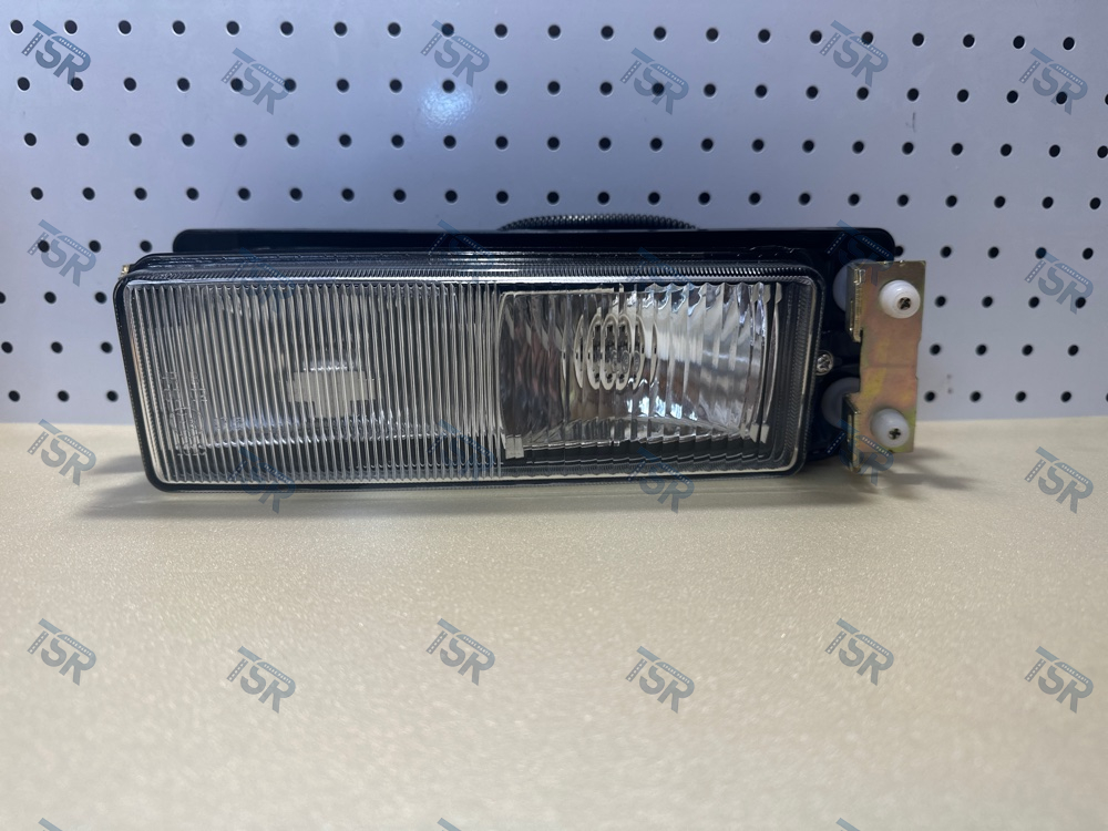 Фара противотуманная правая