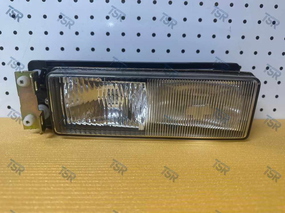 Фара противотуманная левая