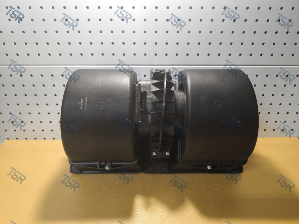 Электродвигатель отопителя в сборе