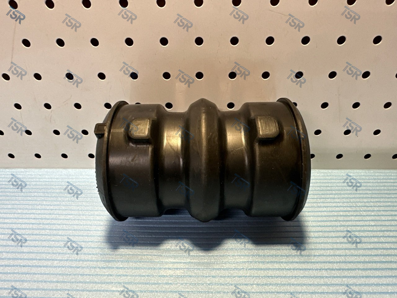 Втулка кронштейна заднего крыла