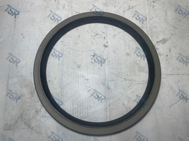 Сальник задней ступицы