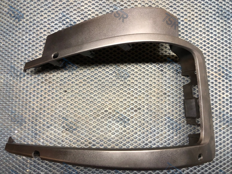 Накладка фары левая