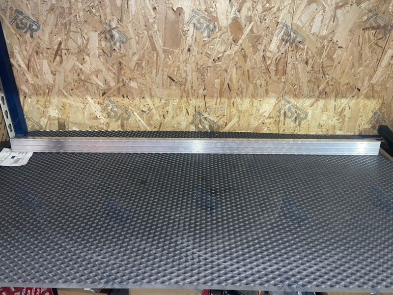 Профиль решетки радиатора