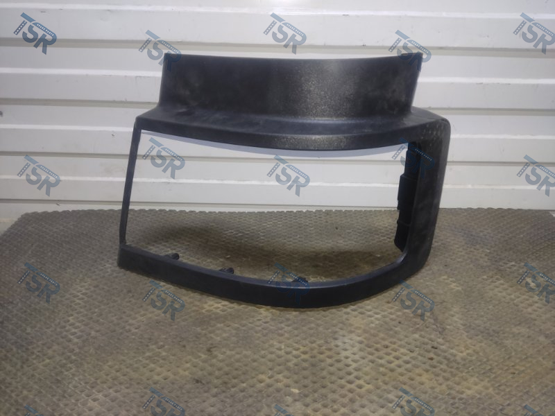 Облицовка фары левая