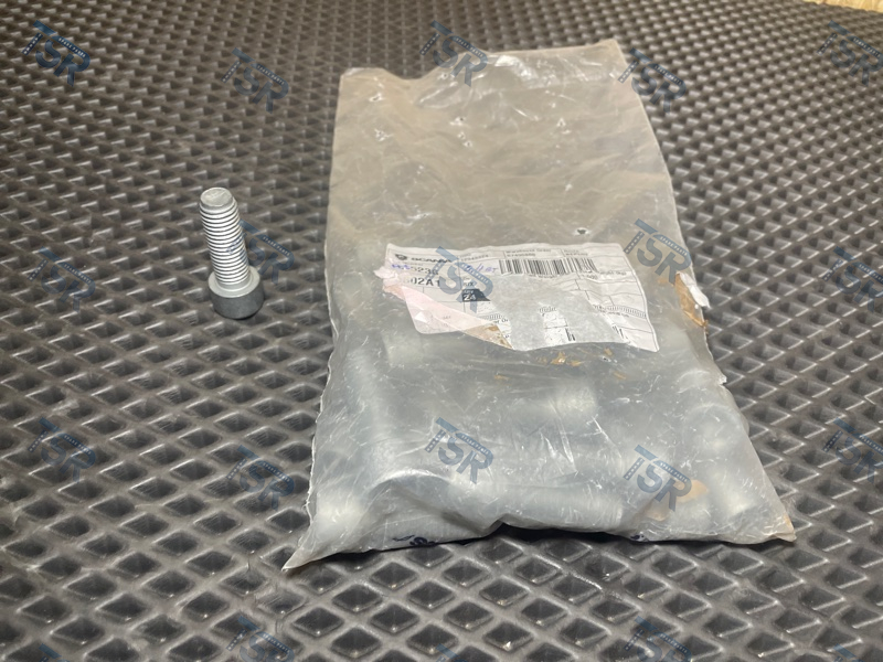 Болт карданного вала