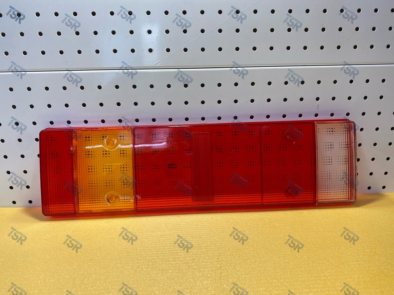 Стекло заднего фонаря