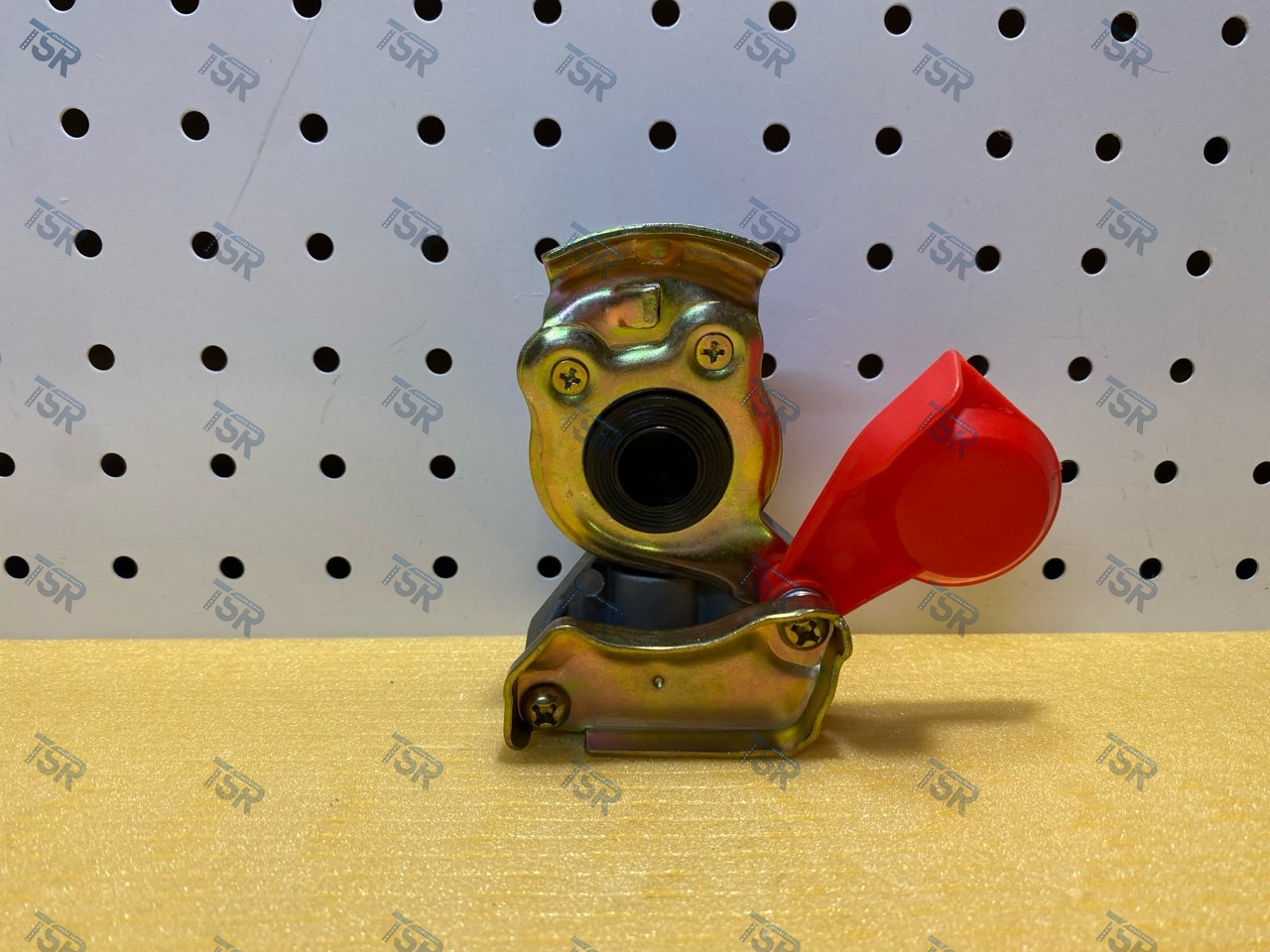 Головка соединительная с клапаном красная M22*1.5