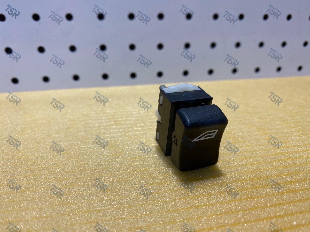 Клавиша стеклоподъемника