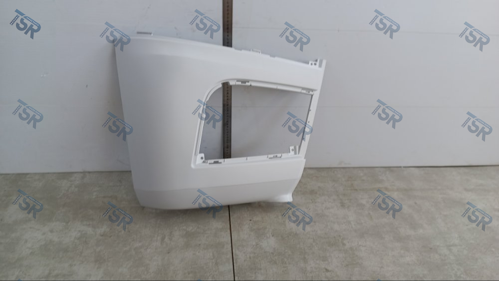 Угол бампера правый