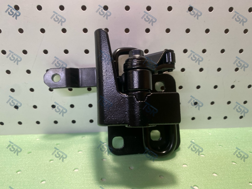 Петля двери нижняя левая