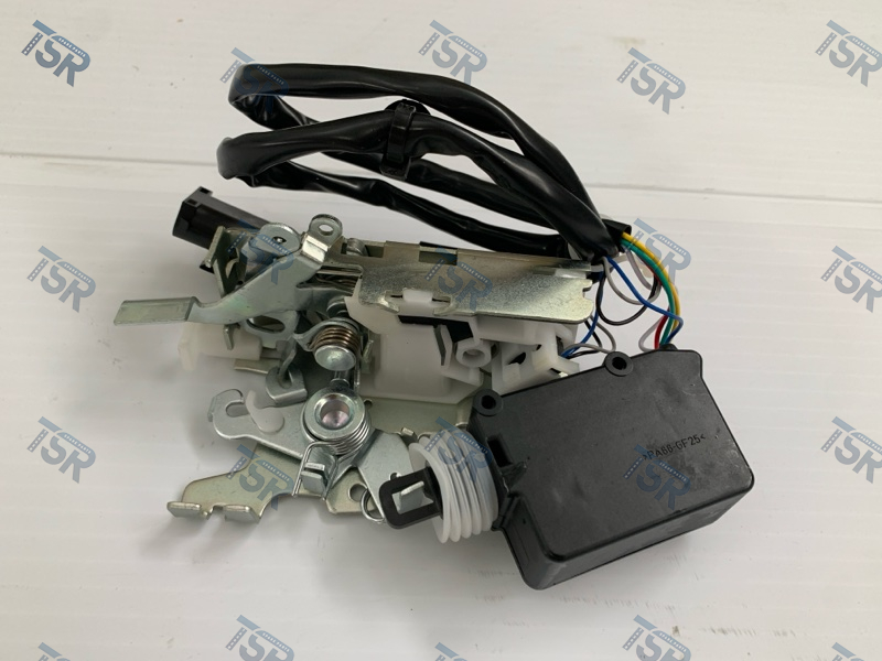 Замок левой двери