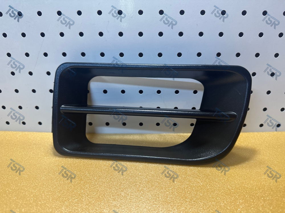 Воздухозаборник бампера левый